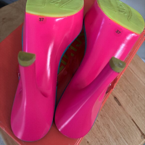 SCHUTZ Fluorescent Platform Heel Thong Strap Size 8 EU39 NIB - Picture 11 of 12